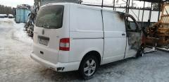 VWTransporter T 5 2.0 -11 valkoinen palovaurio