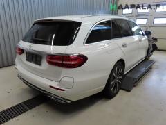 Mercedes-Benz E (W213) 300 de Farm
