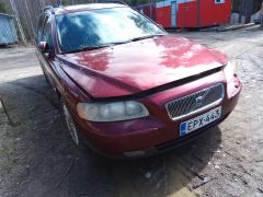 Volvo V70 2,4 BIOFUEL Be/CNG -06 punainen ei kolaria