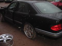 Mercedes-Benz E 210 290 TD Sed