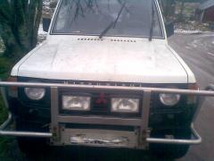 Mitsubishi Pajero 2,5TD pitkä-87
