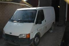 Ford Transit 2,5D lyhyt matala -93