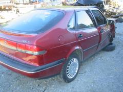 Saab 900