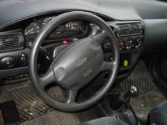 Ford Escort 1.8i 16V 5/HB