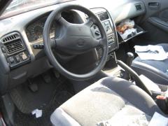 Toyota Avensis 1.6i 16v 81 kw sedan