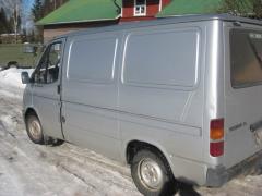 Ford Transit 2,5D lyhyt matala, met.hopea -91