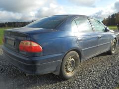Toyota Avensis 2.0 D4D -02 sedan