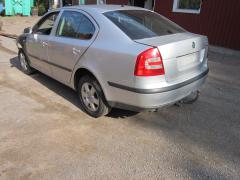 Skoda Octavia II 1.6i 8V 5/HB