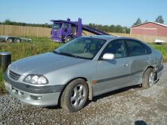 Toyota Avensis 2.0 LB -98