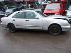 Mercedes-Benz E 220D sedan