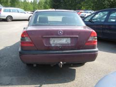 Mercedes-Benz C 180 220D sedan