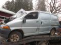 Kuva 3: Toyota Hiace  2,4TD 4X4 lyhyt  -99 1999