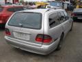 Kuva 3: Mercedes-Benz E 200 CDIFarmari avancarde 2001