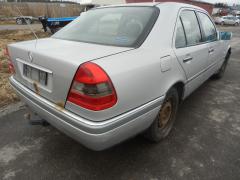 Mercedes-Benz C 200D sedan -94