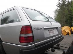Mercedes-Benz 124 300TE-4Matic farm. -90