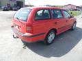 Kuva 3: Skoda Octavia 1.6 farm. -00 2000