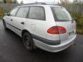 Kuva 3: Toyota Avensis 2.0 TD Farm. -00 2000