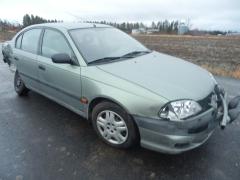 Toyota Avensis 1.8 VVti sedan -02