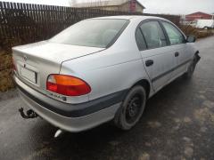Toyota Avensis 1.8 sed. -99