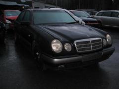 Mercedes-Benz E 200 220d sedan