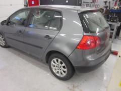 Volkswagen Golf V 1.6i 8V 5/HB