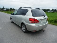 Toyota Avensis Verso 2.0 D4D -01