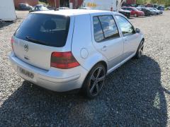 Volkswagen Golf IV 2.3i V5 5/HB