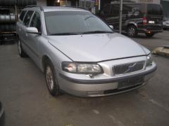 Volvo V70 2.4 farkku manuaali