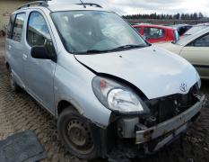Toyota Yaris Verso 1.3 -02