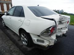 Lexus Is 200 -00