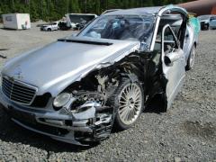 Mercedes-Benz E 211 E500 4-Matic Sed