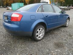 Audi A4 (8E) 2.0 FSI Sed