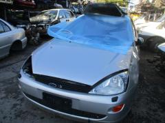 Ford Focus 1,4 farmari -01