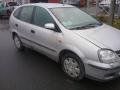 Kuva 3: Nissan Almera Tino 1.8 Bensa 2003