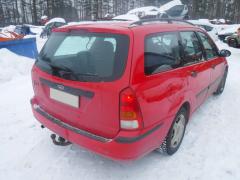 Ford Focus I Facelift 5D STW 1.6i MT5