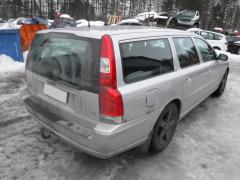 Volvo V70 5D STW 2.4 D5 A/T Momentum