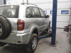 Toyota Rav 4 2,0 -03 