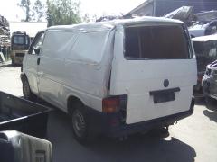 Volkswagen Transporter Syncro lyhyt 2.5TDI -03