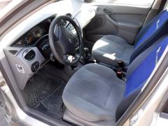 Ford Focus I Pre-Facelift 5D HB 1.6i MT5