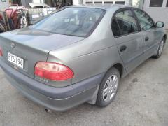 Toyota Avensis 1.6 4D -00 sedan britti