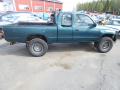 Kuva 3: Toyota Hilux 2.4 TD 4WD Avolava 1999