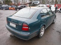 Skoda Octavia 1U2 5D HB 1.6i LX MT5