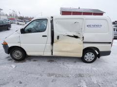 Toyota Hiace 2.5 D-4D Pakettiauto (lyhyt)