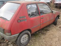 Peugeot 205 1,4 -91 HB 3-ovinen punainen
