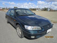 Toyota Camry sedan 2.2 -97
