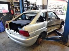 Ford Escort 2D  1.8 -98