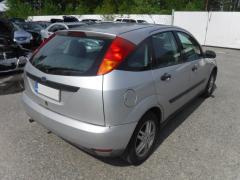 Ford Focus I Pre-Facelift 5D HB 1.6i MT5