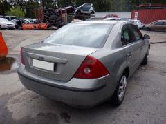 Ford Mondeo III Pre-Facelift 4D Sedan 1.8i MT5 Ghia