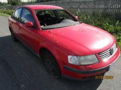 Volkswagen Passat sedan 1.6 -98