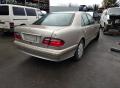 Kuva 3: Mercedes-Benz E 200 CDI sedan -01 2001